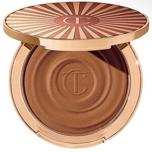 Charlotte Tilbury Beautiful Skin Sun-Kissed Glow Bronzer in Shade 02 Medium